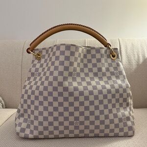 Louis Vuitton
Artsy Handbag Damier MM